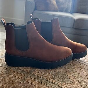 Paul Green Extra Light, Brown Suede Chelsea Boots with Black Soles - awesome!